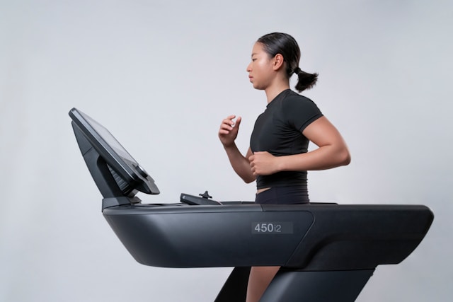 Curved treadmill