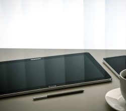 workplace-g5f4c89e76_640